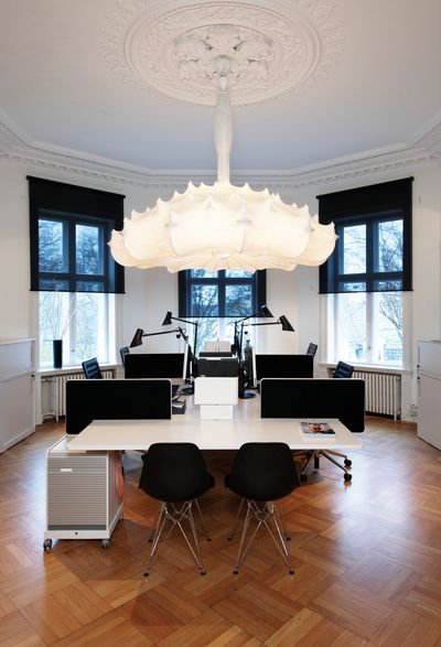 Sistemas de enrollables, Multiscreen 1-10%, Room shot "Red Bull Office", Oslo, Norway