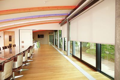 Sistemas de enrollables, SG 4980, Versascreen 1-10%, Bowcliffe Hall, Bramham, United Kingdom